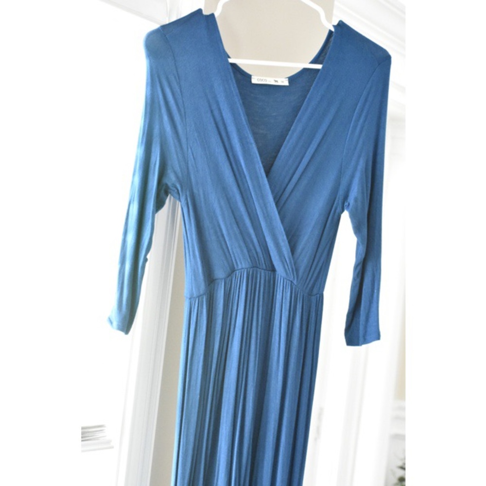 V-Neck Maternity Maxi Dress - Picture 3 of 3